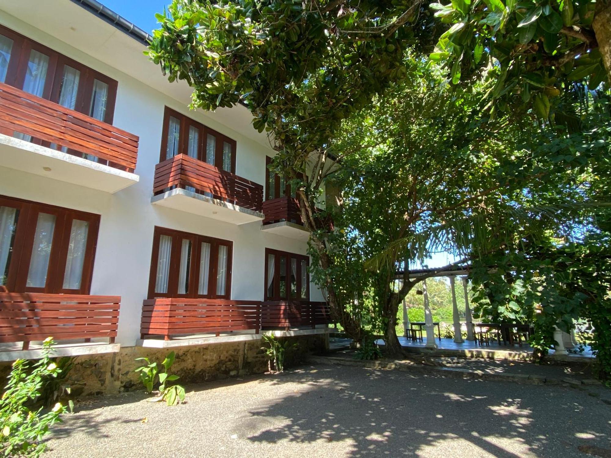 Lake House Hikka Хиккадува Экстерьер фото